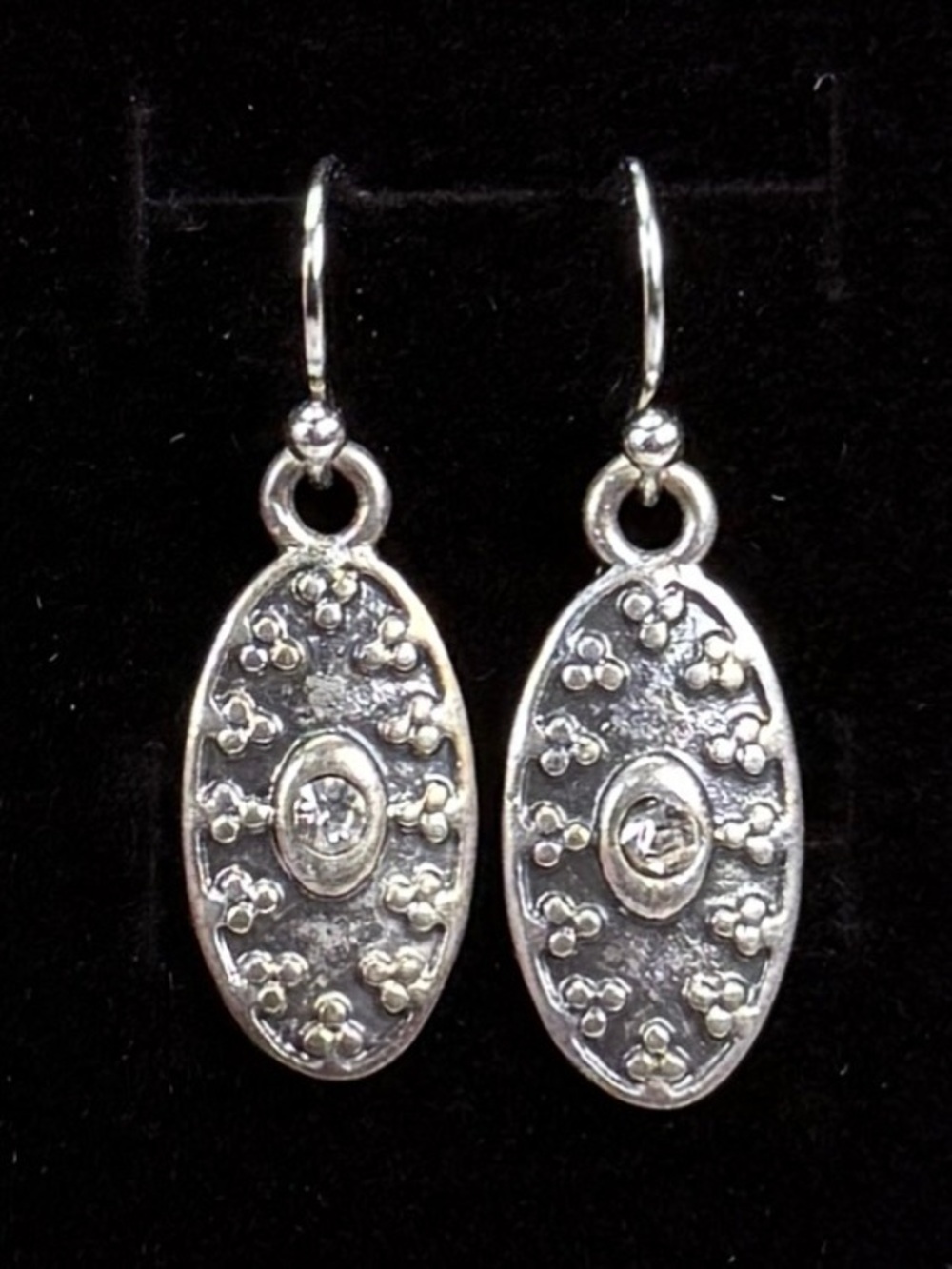 Gorgeous vintage Silvertone southwestern style pierced earrings